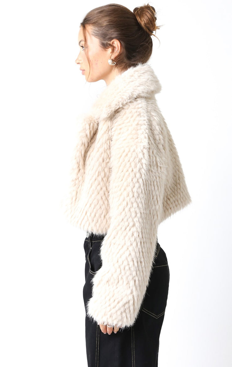 Lexi Faux Fur Crop Jacket: Vanilla Latte