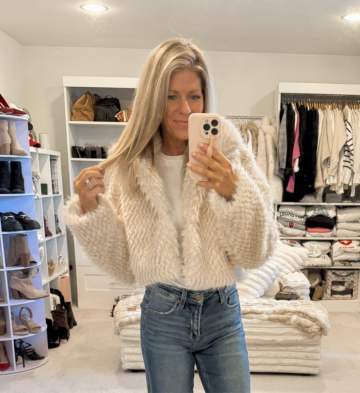 Lexi Faux Fur Crop Jacket: Vanilla Latte