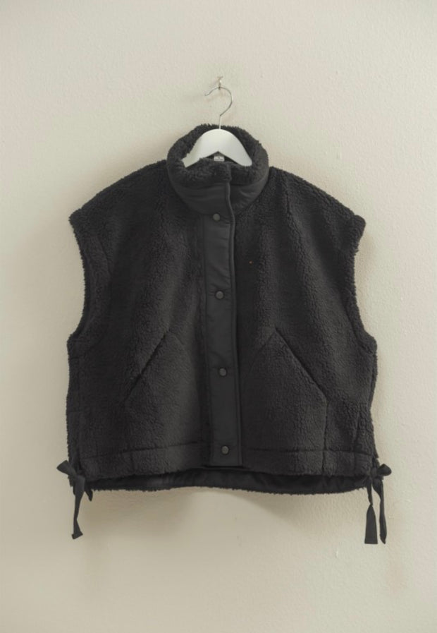 Carly Cozy Sherpa Vest Jacket: Black