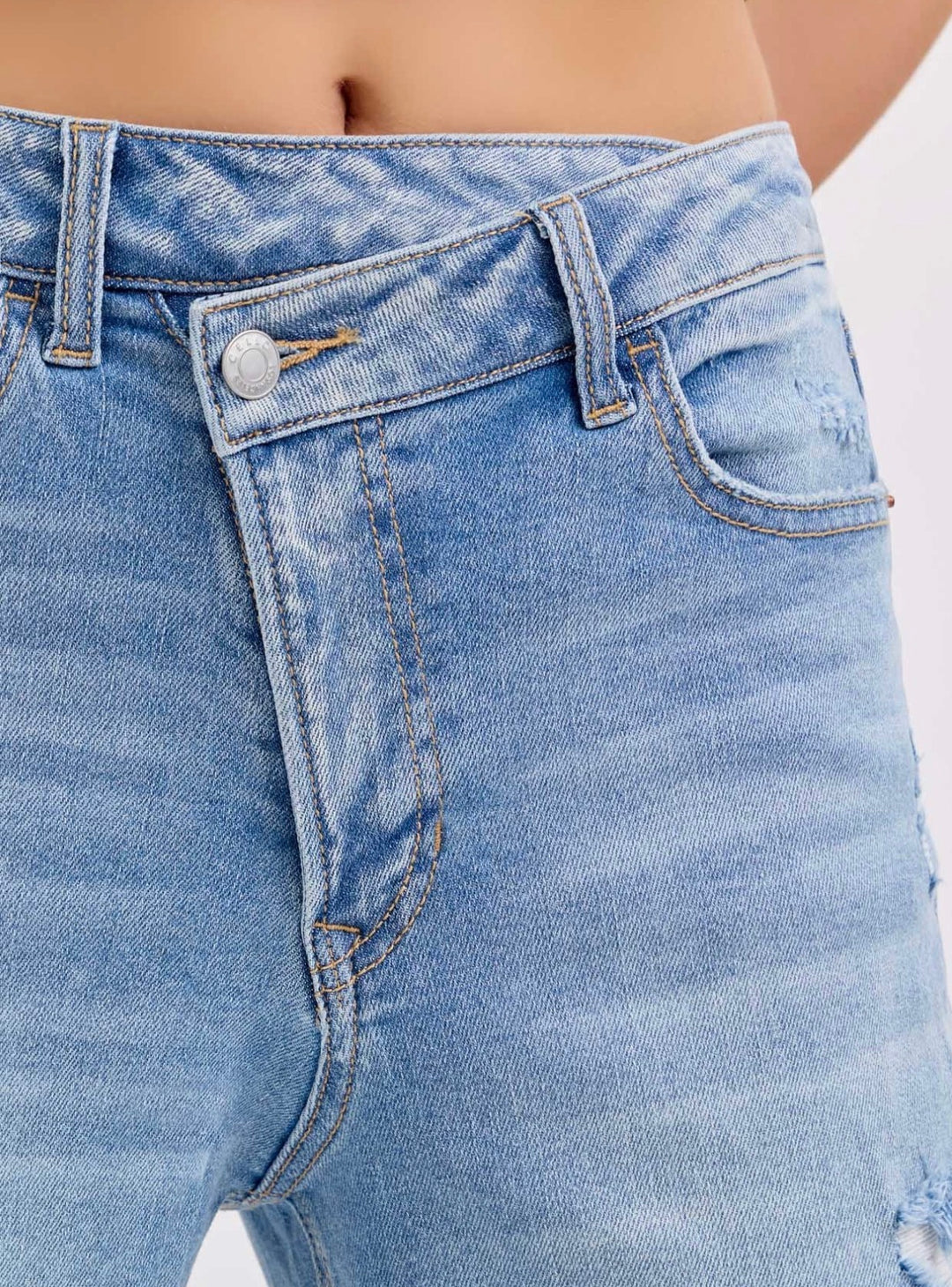 Zoe High Rise Distressed Dad Jeans