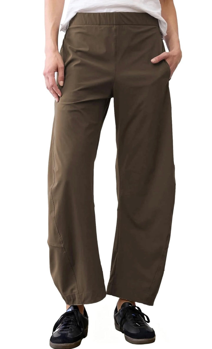 Havenport Barrel Travel Pant: Chocolate