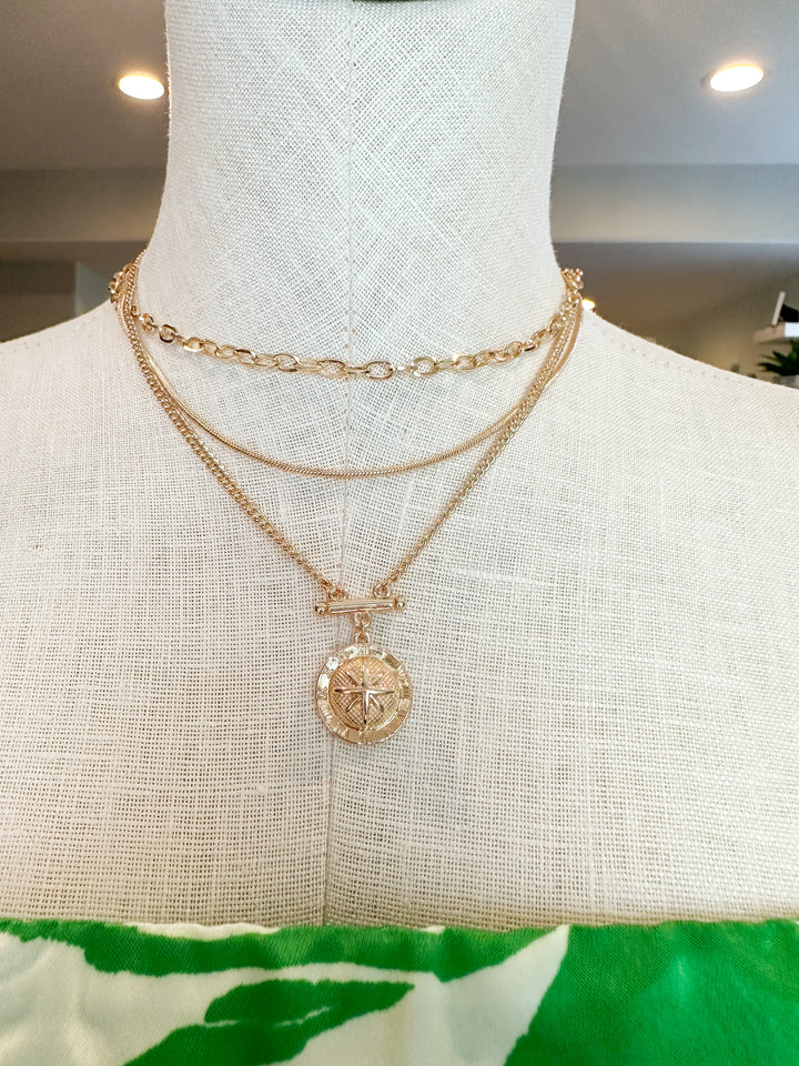 Find Your Way 3 Strand Pendant Necklace: Gold