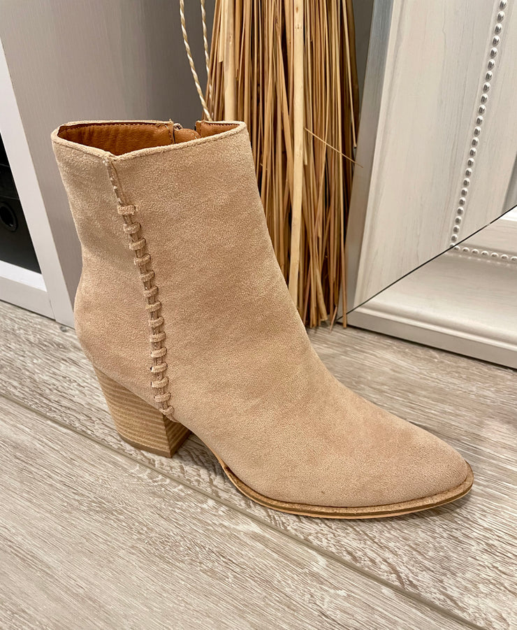 Kinsley Side Stitch Bootie: Taupe